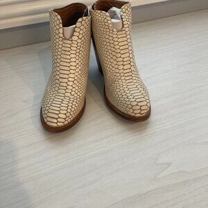 Freebird Detroit White Snake Booties Size 10 Never Worn